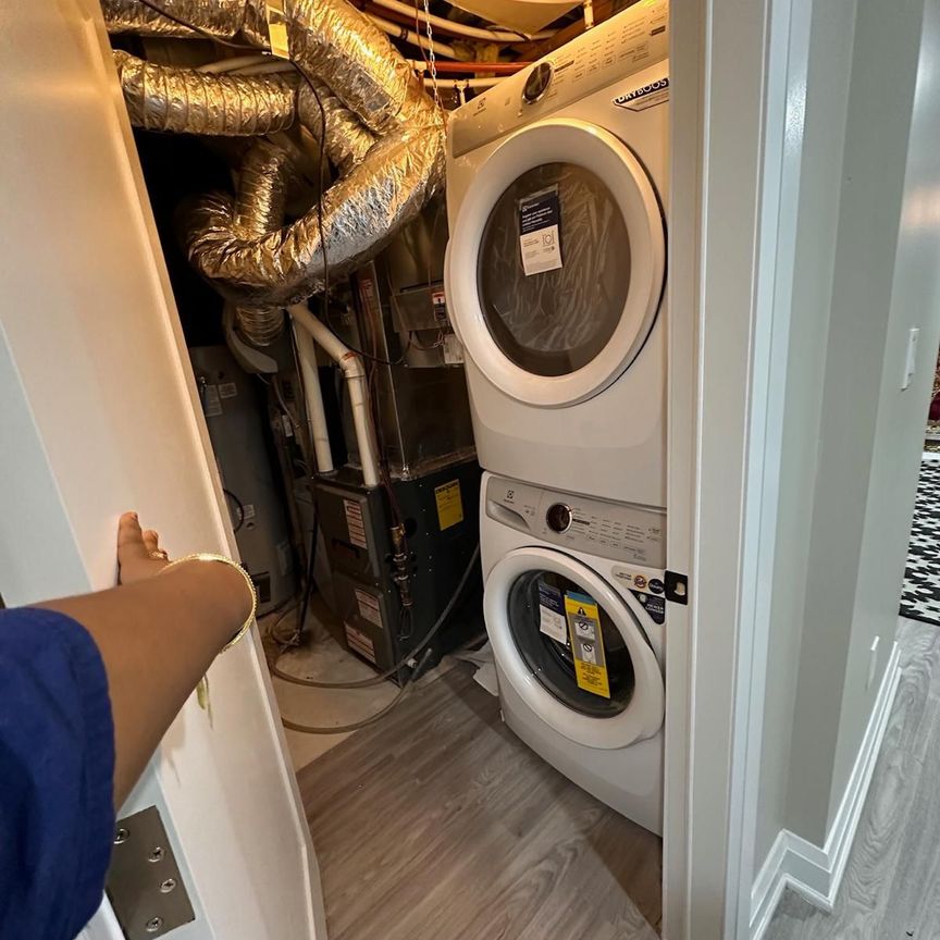 For Lease - 16 Edworthy Gardens Unit# Bsmt, Hamilton, Ontario - Photo 1