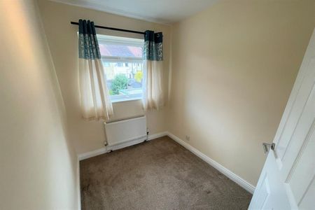 4 bedroom House To Let - Photo 3