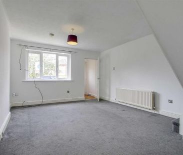 2 bedroom end of terrace house to rent - Photo 4
