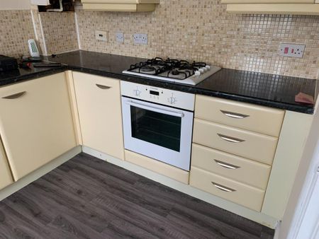 2 bedroom apartment to rent - Photo 5