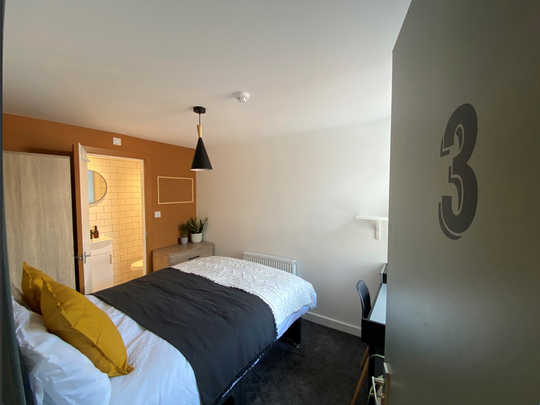 Luxury 5-Bed, 5-Bathroom Student Home – Kensington, Liverpool Room 5 - Photo 1