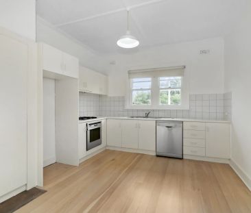 Unit 2/1a Oban Road, South Yarra. - Photo 1