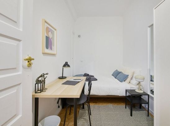 Avenida de Berna, Lisbon, Lisbon 1050-038 - Photo 1