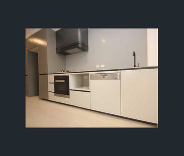 Boutique living with modern contemporary designs in the HEART of Ri... - Photo 3