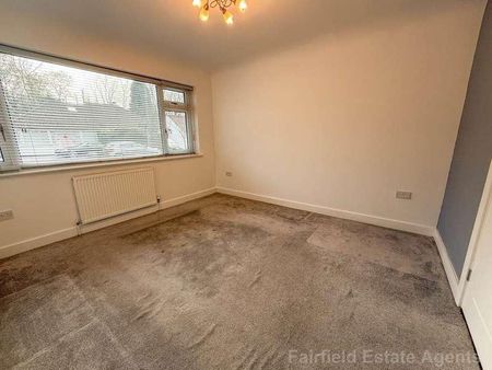 St Georges Drive, Carpenders, WD19 - Photo 5