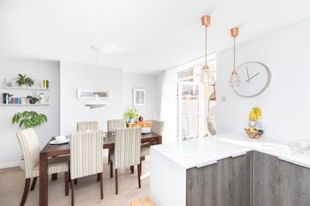 Springfield Crescent, Ashley Cross - Photo 2