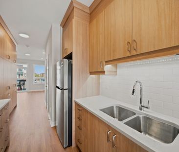 For Lease - 142 Conservancy Drive Unit# D, Barrhaven, Ontario - Photo 3