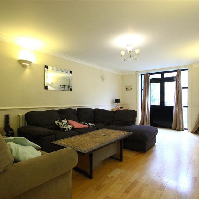 4 bedroom terraced house to rent - Photo 1