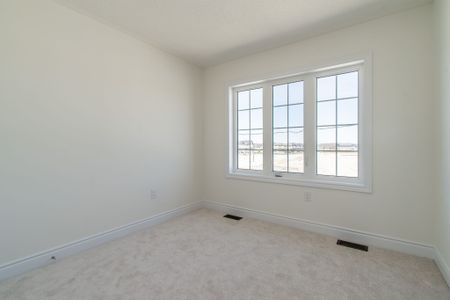 For Lease - 15 Mission Street, Wasaga Beach, Ontario - Photo 4