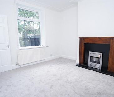 3 bedroom end of terrace house to rent - Photo 5