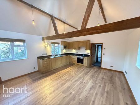 2 bedroom farm house to rent - Photo 2