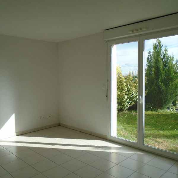 Location Appartement 3 pièces 62m² ST ANDRE DE CUBZAC 33240 - Photo 1