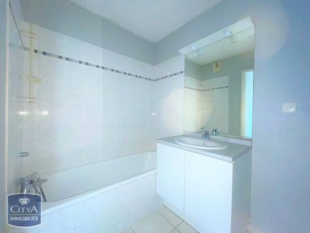 Location Appartement 3 pièces 54m² LIBOURNE 33500 - Photo 2