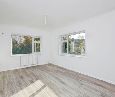 Walnut Walk, Polegate - Photo 1