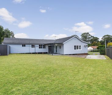 Renovated 3 Bedroom Home - Photo 4