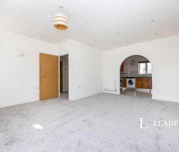 Henderson Avenue, Guildford, GU2 - Photo 3