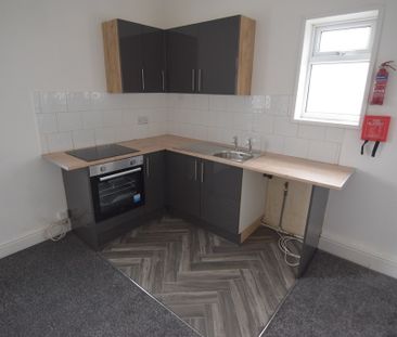 To Let 1 Bed Apartment - Photo 2