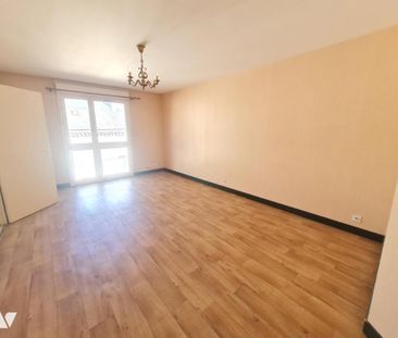 APPARTEMENT au 1er étage _ A LOUER _ MONTOIRE/ LOIR ( 41800)_ Libre... - Photo 2