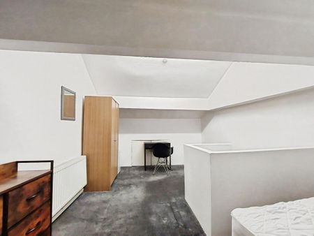 4 bedroom end of terrace house to rent - Photo 4