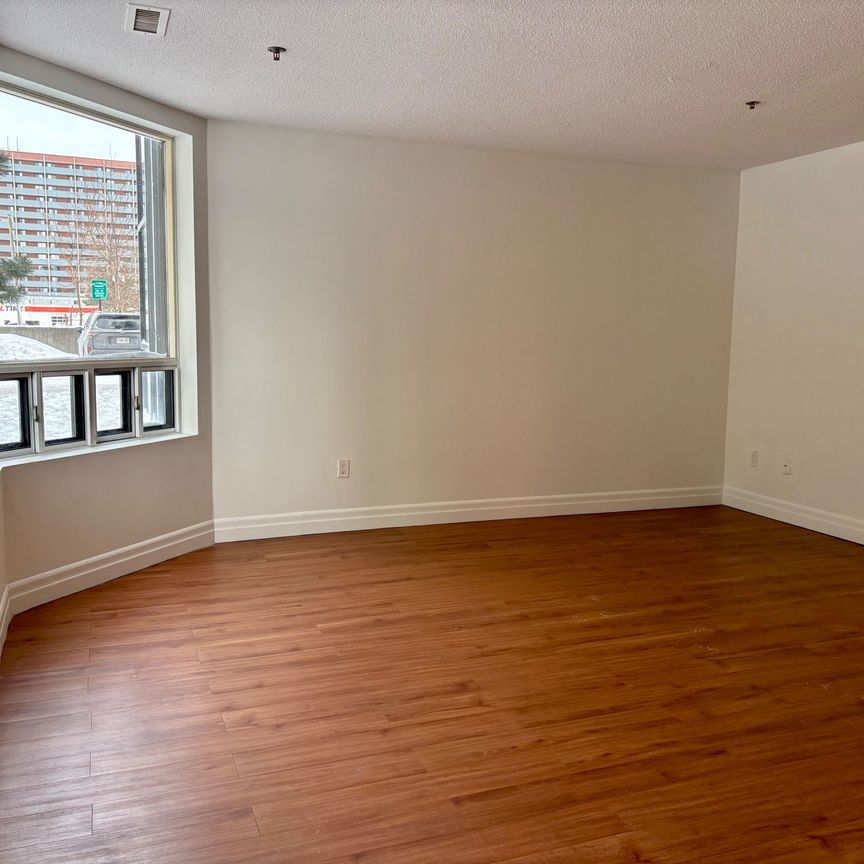 For Lease - 675 RICHMOND Street Unit# 104, London East, Ontario - Photo 1