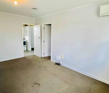 1.5 bedroom unit with carport - Photo 5