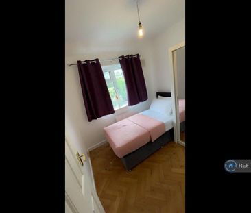 1 bedroom in a house share to rent - Photo 5