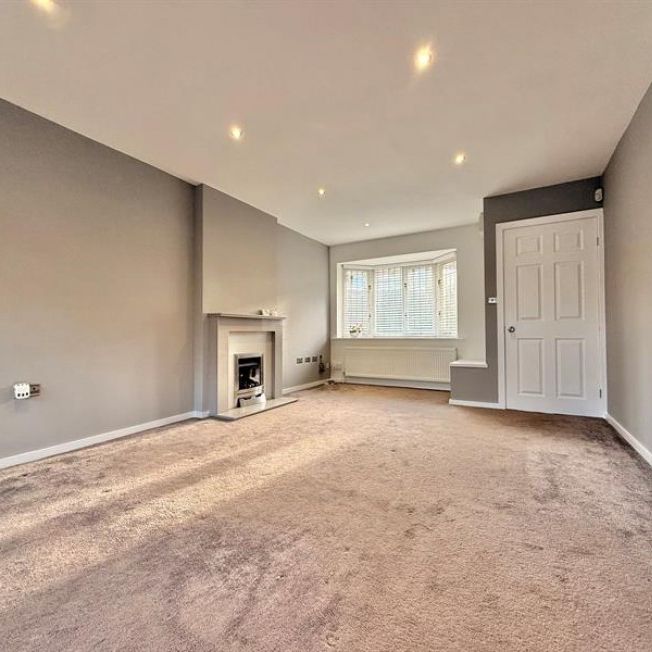4 Bedroom Detached Available Arranging tenancy - Photo 1