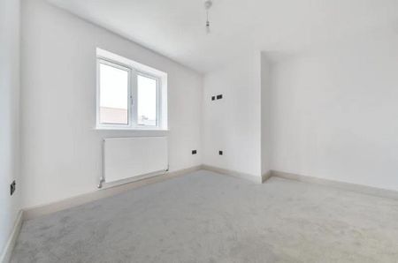 3 bedroom detached house to rent - Photo 2