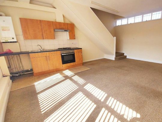 Duplex to rent on - Photo 1