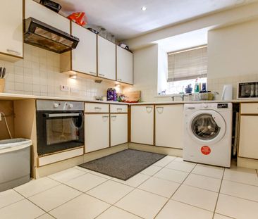 Ground Floor Flat, 6 Sheep Street, Swindon, Highworth, SN6 - Photo 4