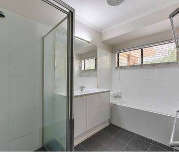 6 Errogie Place, Fig Tree Pocket QLD 4069 - House For Rent | Domain - Photo 5