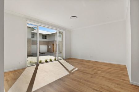 Rawson Built - Filled with natural light and perfectly positioned - Photo 2