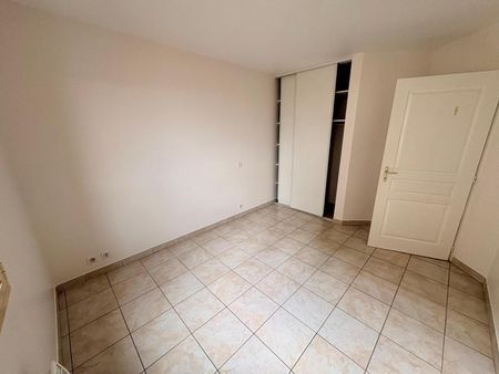 Location Appartement 3 pièces 87m² AUBENAS 07200 - Photo 3