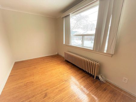 For Lease - 204 O'Connor Drive Unit# C, Toronto, Ontario - Photo 2
