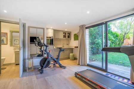 4 bedroom detached house to rent - Photo 5