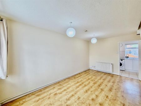 2 bedroom terraced house to rent - Photo 2
