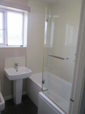 2 Bed Semi-Detached House, The Bails, M7 - Photo 4