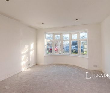 3 bedroom bungalow to rent Fourth Avenue, Wickford, Essex, SS11 - Photo 1