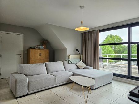 Dakappartement met 2 slaapkamers in het centrum van OLV-Olen! - Foto 2