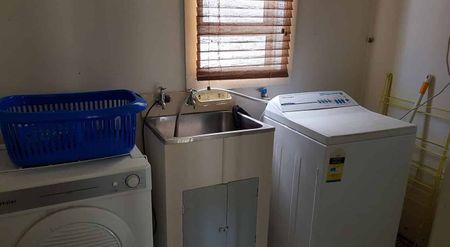 Charming 2BR Home with heat pump - Photo 2