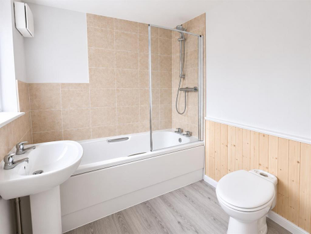 2 bedroom terraced house to rent - Photo 4