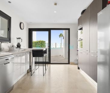 Villa for rent in Benahavis - Photo 2