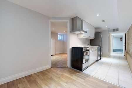 For Lease - 470 Oriole Parkway Unit# Apt 5, Toronto, Ontario - Photo 3