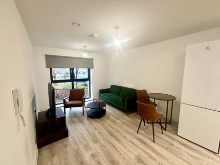 ScutariClose, Derby - Photo 5