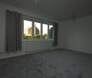 4 bedroom detached house to rent - Photo 3