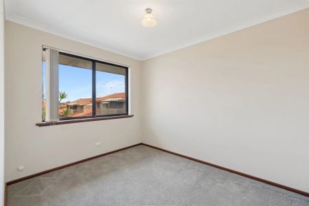Stylish 3 Bedroom Townhouse in Peaceful Yokine Location - Photo 2