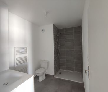 Location Appartement 2 pièces 44m² NIMES 30000 - Photo 2