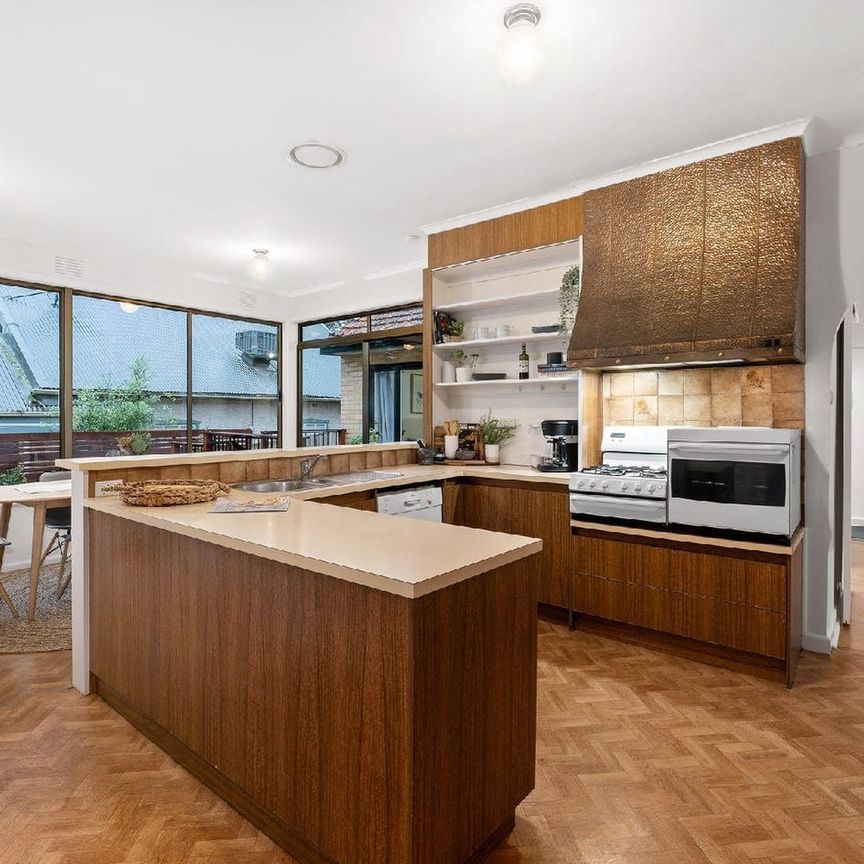 SPACIOUS FAMILY HOME - Photo 1