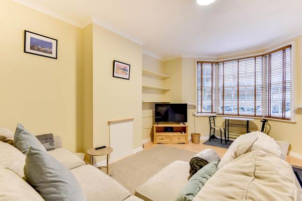 1 bedroom flat to rent - Photo 1