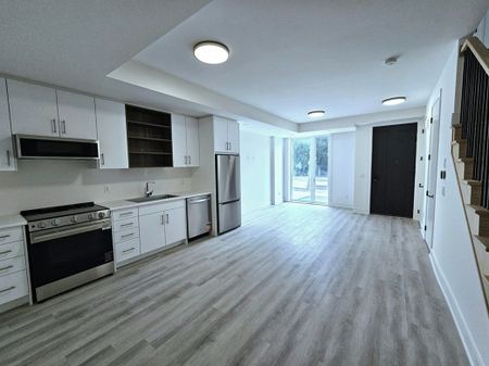 For Lease - 230 Ellis Avenue, St. Catharines, Ontario - Photo 4